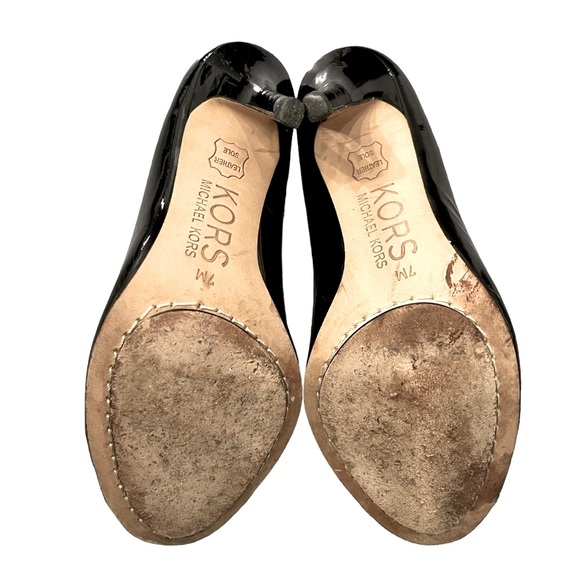 🌻Michael Kors Patent Leather Peep Toe Heels - Picture 3 of 6